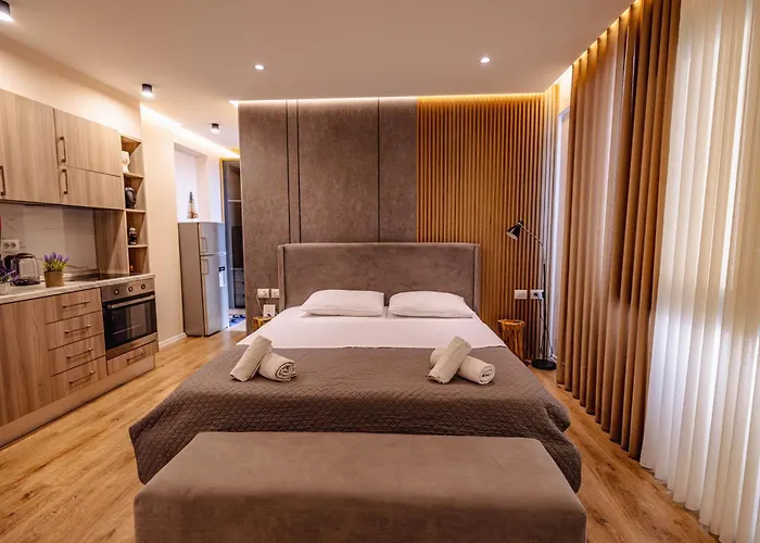 Center شقة تيرانا